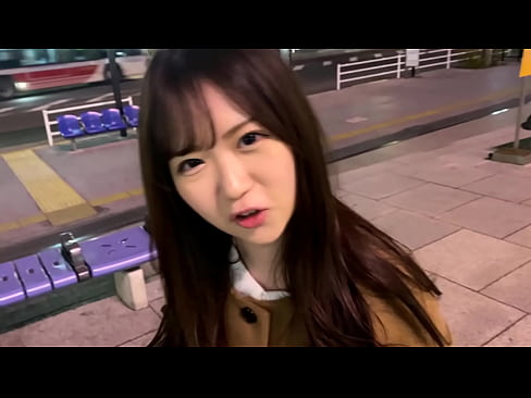 ❤️ Se is in freon dy't hearde ta deselde klup oan de universiteit. En sy is de meast oantreklike famke yn de club. Dit is in Japanske sexy sfear. ❤️ Porno by wy