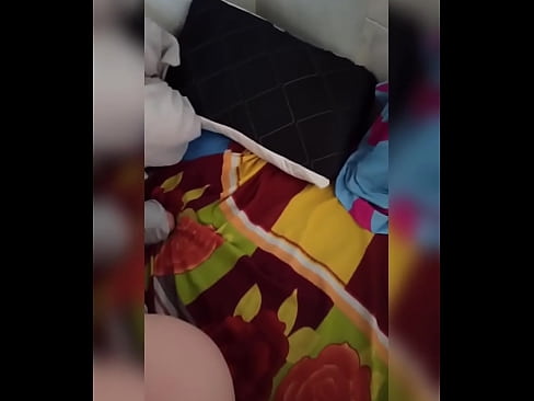 ❤️ Myn keamergenoat bliuwt allinnich thús want har man giet op fakânsje en ik nim de kâns oan om har te neuken en har kont fol mei molke ❤️ Porno by wy